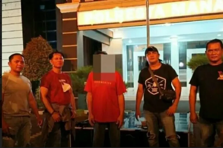 Ibu Rumah Tangga di...