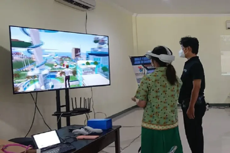 Metaverse Masuk Sekolah,...