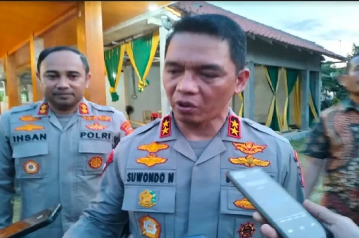 Buru Pelaku Teror Puskesmas...