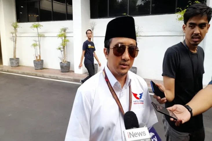 Jadi Bacaleg DPR Partai...