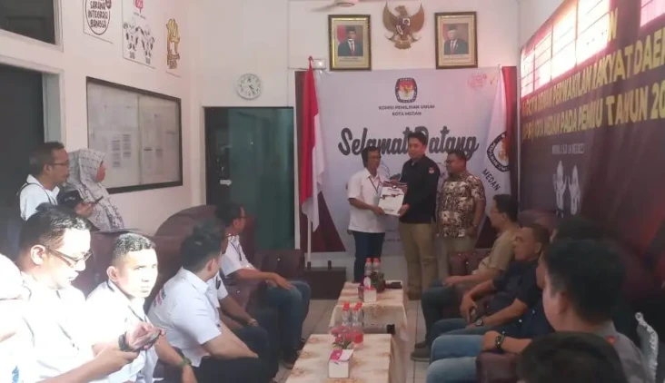 DPD Partai Perindo Daftarkan...