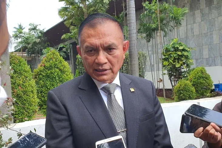 Tiga Menteri Golkar...