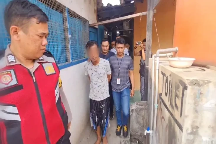 Sopir Odong-odong Perkosa...