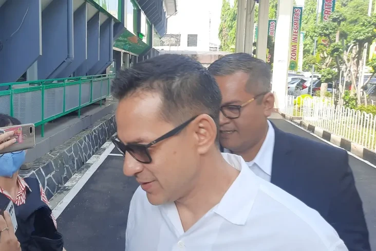 Ari Wibowo Santai Hadapi...