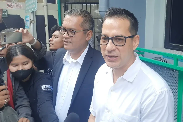 Ari Wibowo dan Inge...