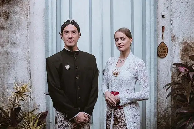 Mengenal Istri Daniel...
