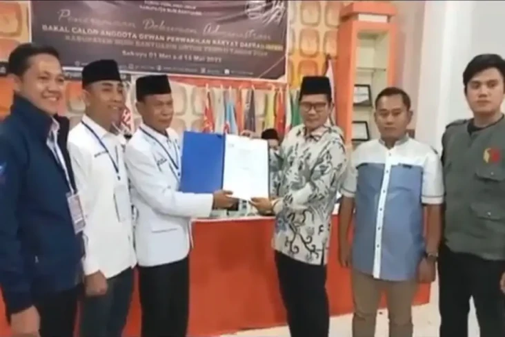 Usai Daftar Bacaleg,...