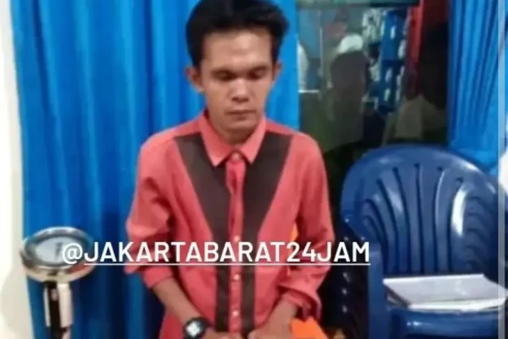 Lecehkan Bocah di Bawah...