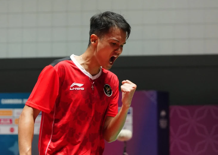 Christian Adinata Rebut...