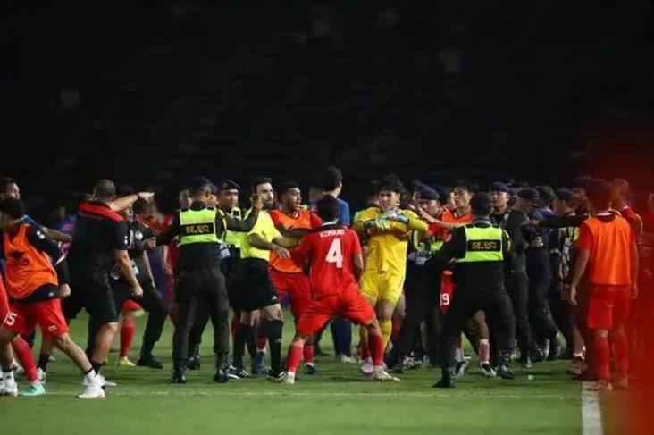 Reaksi Mengejutkan Pelatih...
