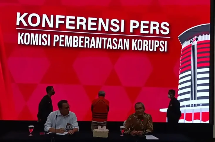KPK Tahan Mantan Dirut...