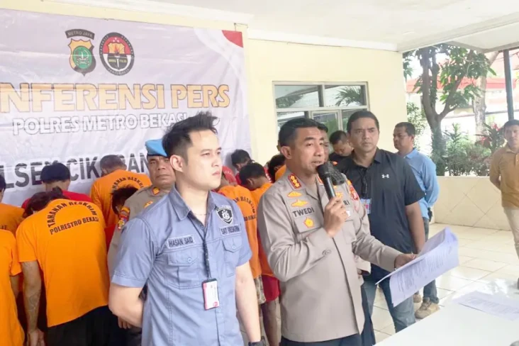 Polres Bekasi Tangkap...