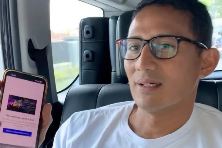 Sandiaga Uno Bagikan...