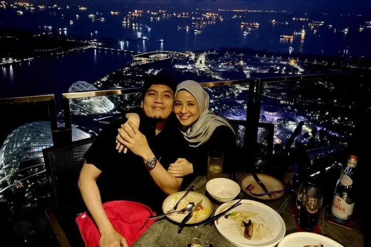 Kisah Cinta Desta dan...