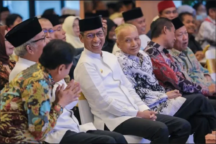 Sambangi PB PGRI, Gubernur...