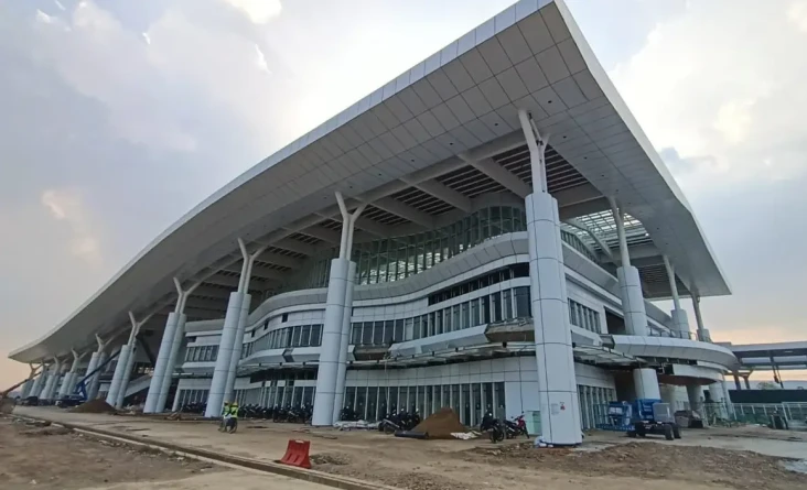 Banyak Tenant, Stasiun...