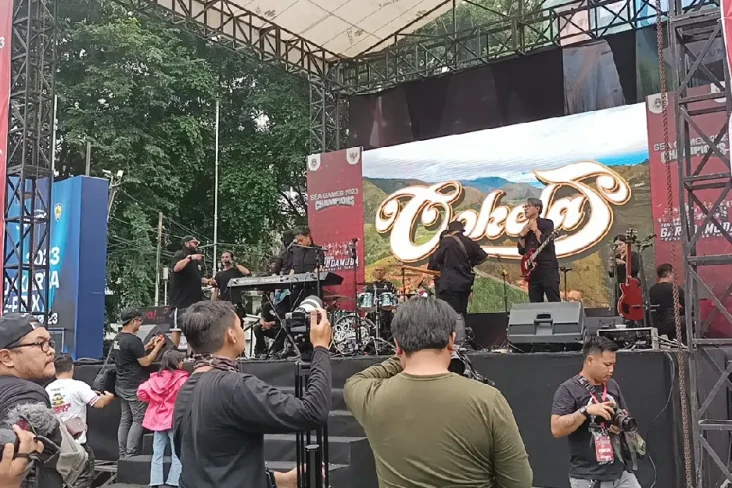 Kemeriahan Panggung...
