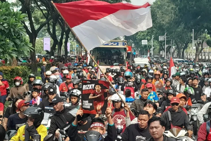 Ribuan Pemotor Iringi...