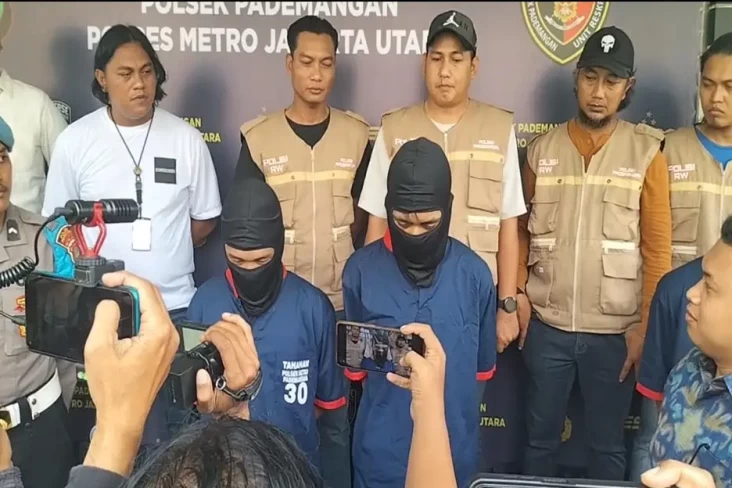 Terbakar Api Cemburu,...