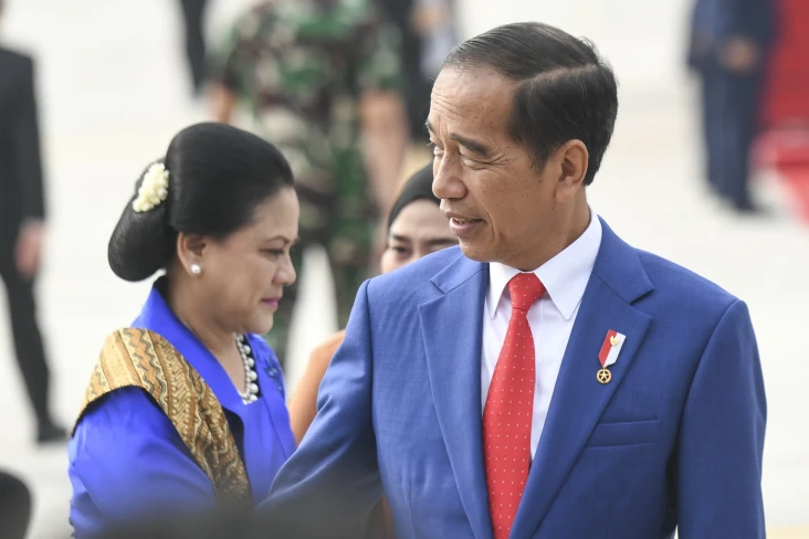 Jokowi Akan Berikan...