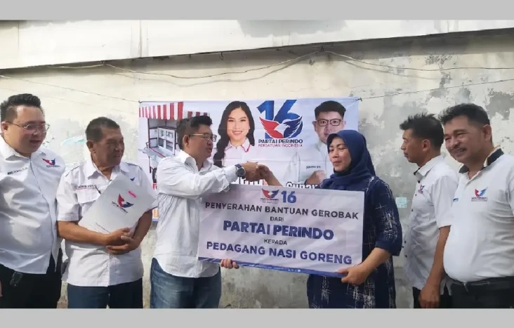 Penjual Gorengan di...