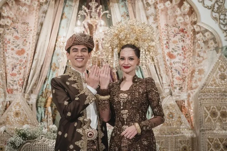 Enzy Storia Dipinang...