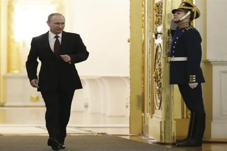 3 Tingkah Aneh Putin...