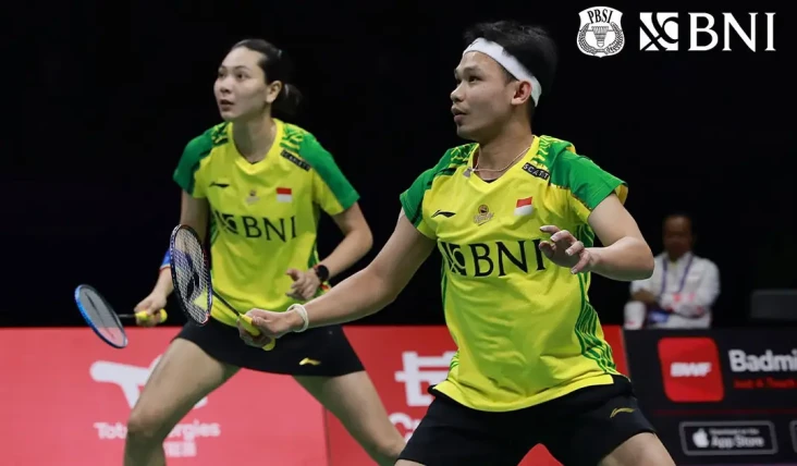 Rinov/Gloria Bangga...