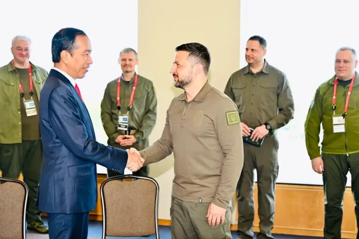 Bertemu Zelensky, Presiden...