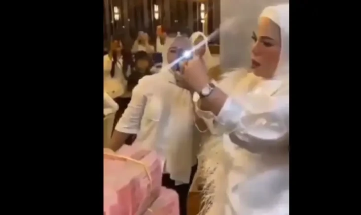 Viral! Arisan Emak-emak...