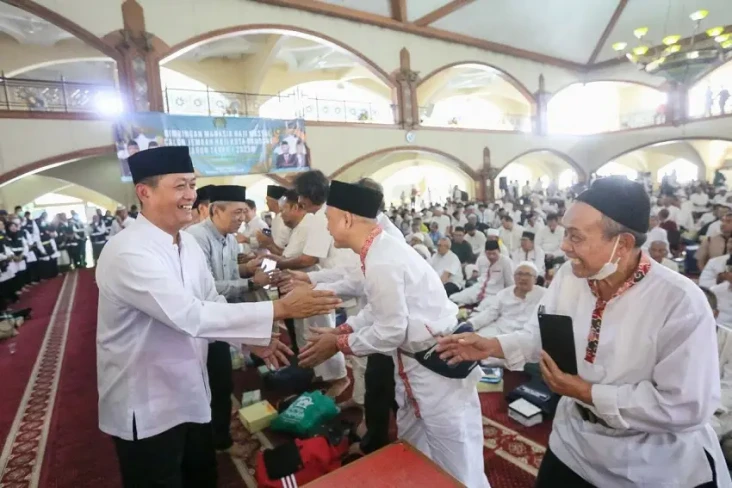 Kota Bandung Berangkatkan...