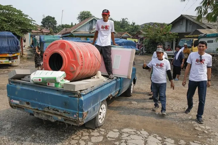 KST Jabar Renovasi MCK...