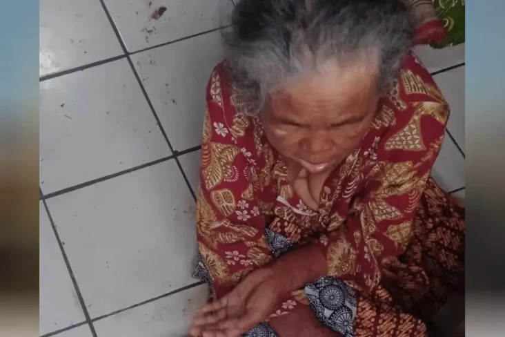 Ibu Tua Ditelantarkan...