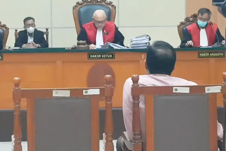 Sidang Putusan Sela,...