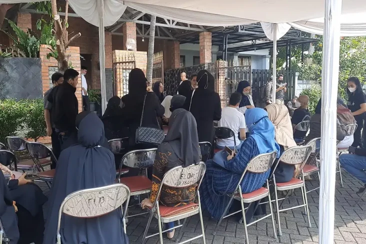 Jenazah Eeng Saptahadi...