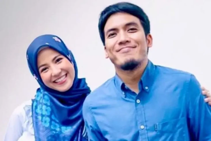 8 Artis yang Cerai karena...