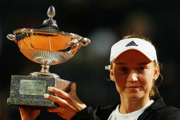 Juara Italian Open,...