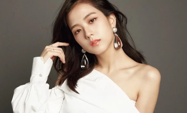 30 Idol K-Pop Perempuan...