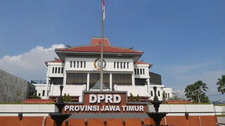 5 Partai Politik dengan...