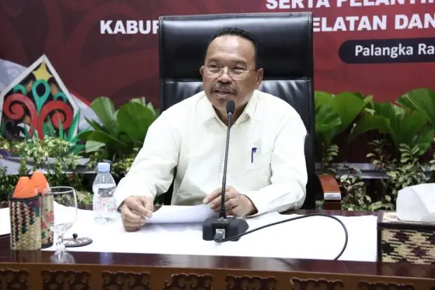 Gubernur Kalteng Tunda...