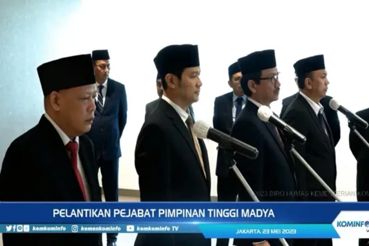 Mahfud MD Resmi Lantik...