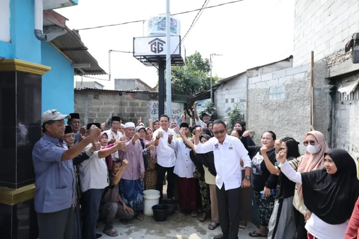Warga Kota Tangerang...