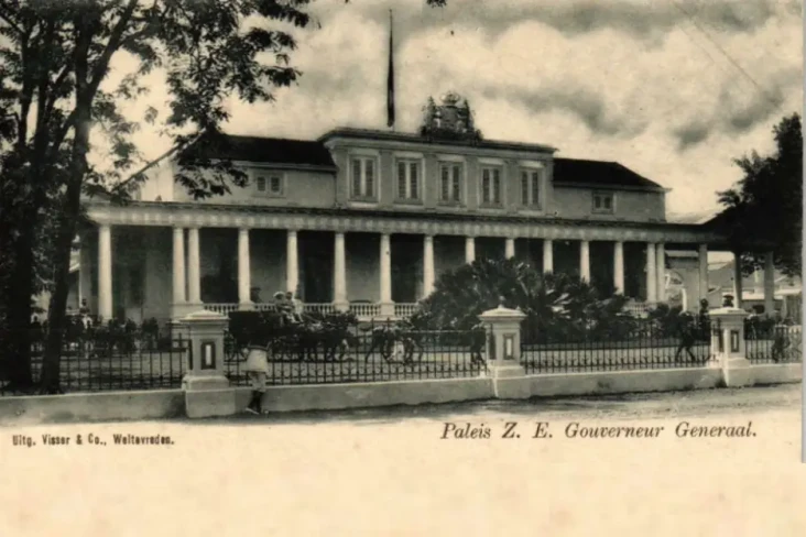 Asal Usul Gedung Istana...