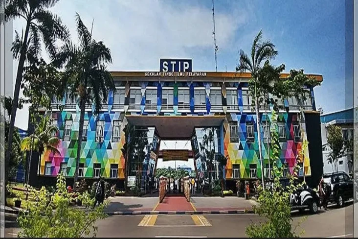 Sama-sama Sekolah Kedinasan...