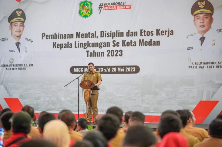 Di Hadapan Ribuan Kepling,...