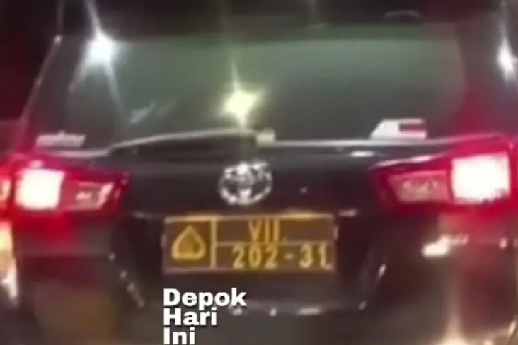 Heboh! Mobil Pelat Polisi...