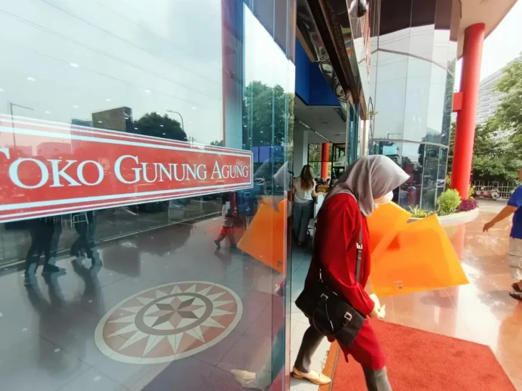 Semua Gerai Bakal Tutup,...