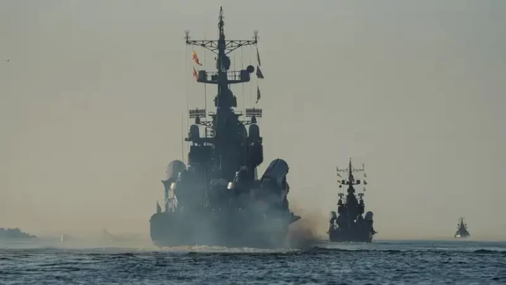 Kapal Perang Ivan Hurs...