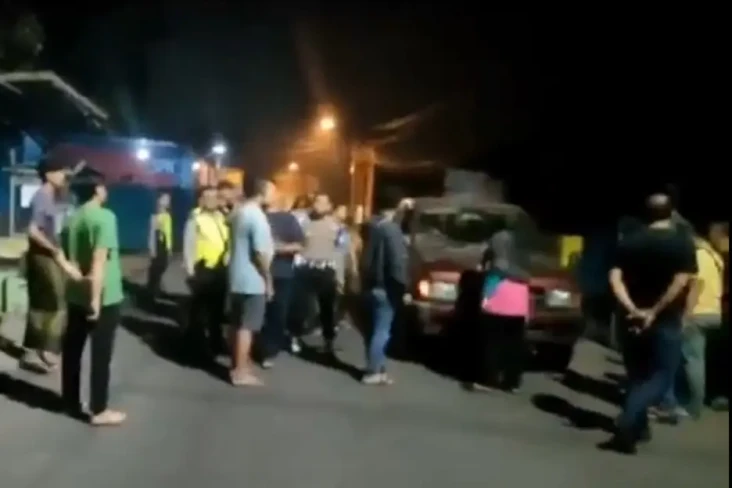 Viral Bu Kades Disandera...