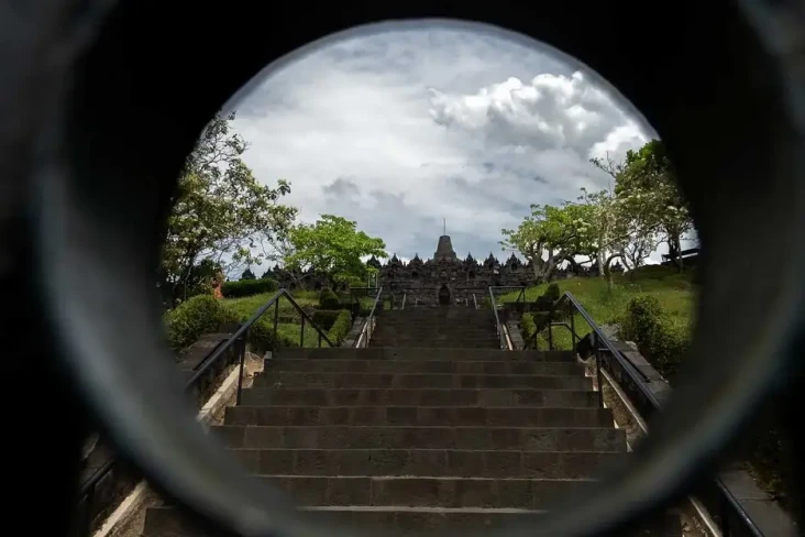 Pengunjung Borobudur...